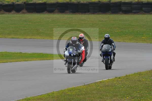 Motorcycle action photographs;Trackday digital images;Ty croes;anglesey;anglesey photographs;event digital images;eventdigitalimages;no limits trackday;peter wileman photography;trac mon;trackday;trackday photos