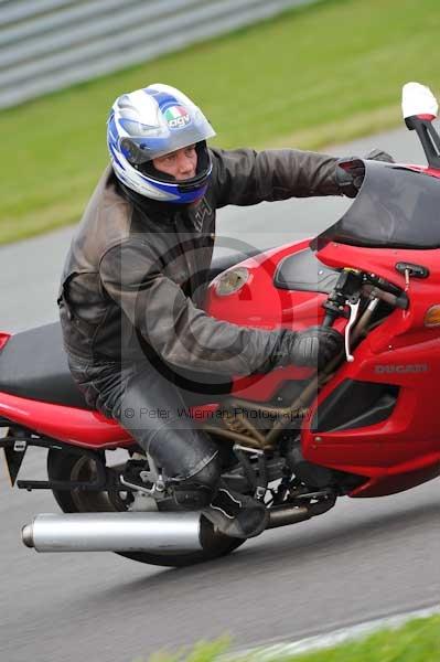Motorcycle action photographs;Trackday digital images;Ty croes;anglesey;anglesey photographs;event digital images;eventdigitalimages;no limits trackday;peter wileman photography;trac mon;trackday;trackday photos