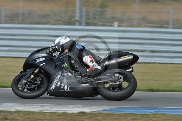 Motorcycle action photographs;Trackday digital images;donington;donington park leicestershire;donington photographs;event digital images;eventdigitalimages;no limits trackday;peter wileman photography;trackday;trackday photos