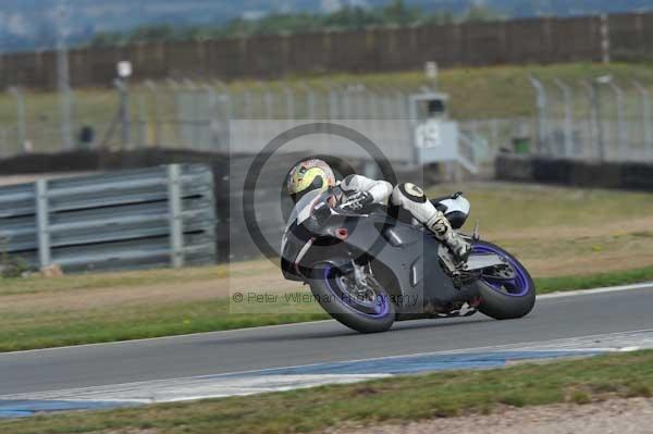 Motorcycle action photographs;Trackday digital images;donington;donington park leicestershire;donington photographs;event digital images;eventdigitalimages;no limits trackday;peter wileman photography;trackday;trackday photos