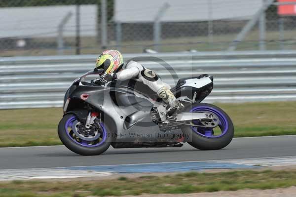 Motorcycle action photographs;Trackday digital images;donington;donington park leicestershire;donington photographs;event digital images;eventdigitalimages;no limits trackday;peter wileman photography;trackday;trackday photos