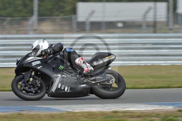 Motorcycle action photographs;Trackday digital images;donington;donington park leicestershire;donington photographs;event digital images;eventdigitalimages;no limits trackday;peter wileman photography;trackday;trackday photos