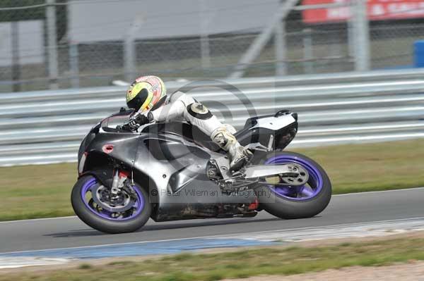Motorcycle action photographs;Trackday digital images;donington;donington park leicestershire;donington photographs;event digital images;eventdigitalimages;no limits trackday;peter wileman photography;trackday;trackday photos