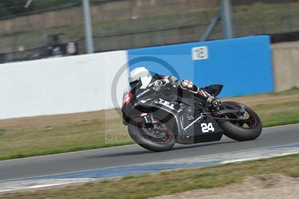 Motorcycle action photographs;Trackday digital images;donington;donington park leicestershire;donington photographs;event digital images;eventdigitalimages;no limits trackday;peter wileman photography;trackday;trackday photos