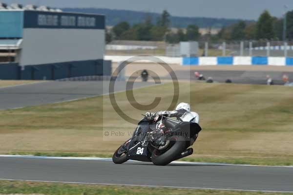 Motorcycle action photographs;Trackday digital images;donington;donington park leicestershire;donington photographs;event digital images;eventdigitalimages;no limits trackday;peter wileman photography;trackday;trackday photos