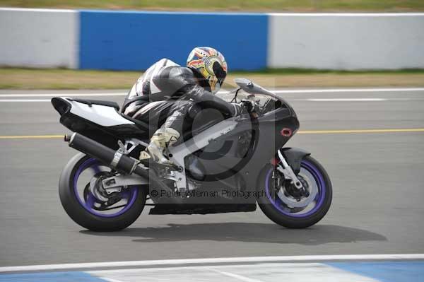 Motorcycle action photographs;Trackday digital images;donington;donington park leicestershire;donington photographs;event digital images;eventdigitalimages;no limits trackday;peter wileman photography;trackday;trackday photos