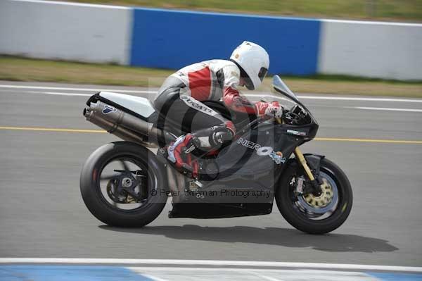 Motorcycle action photographs;Trackday digital images;donington;donington park leicestershire;donington photographs;event digital images;eventdigitalimages;no limits trackday;peter wileman photography;trackday;trackday photos
