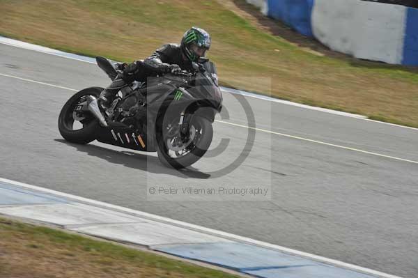 Motorcycle action photographs;Trackday digital images;donington;donington park leicestershire;donington photographs;event digital images;eventdigitalimages;no limits trackday;peter wileman photography;trackday;trackday photos