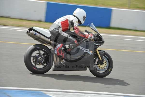 Motorcycle action photographs;Trackday digital images;donington;donington park leicestershire;donington photographs;event digital images;eventdigitalimages;no limits trackday;peter wileman photography;trackday;trackday photos