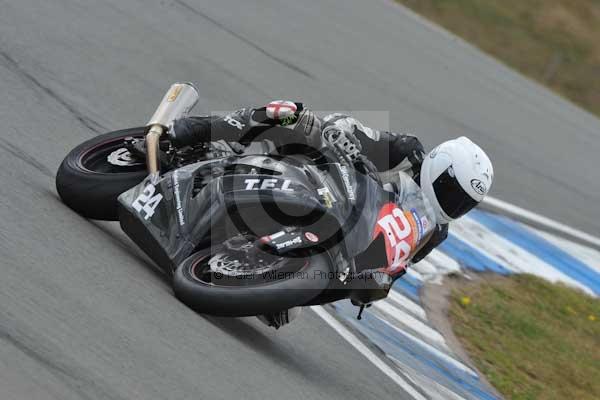 Motorcycle action photographs;Trackday digital images;donington;donington park leicestershire;donington photographs;event digital images;eventdigitalimages;no limits trackday;peter wileman photography;trackday;trackday photos