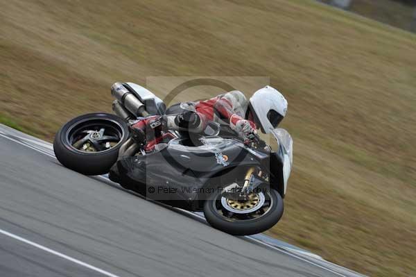 Motorcycle action photographs;Trackday digital images;donington;donington park leicestershire;donington photographs;event digital images;eventdigitalimages;no limits trackday;peter wileman photography;trackday;trackday photos