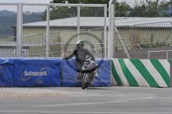 Motorcycle action photographs;Trackday digital images;donington;donington park leicestershire;donington photographs;event digital images;eventdigitalimages;no limits trackday;peter wileman photography;trackday;trackday photos