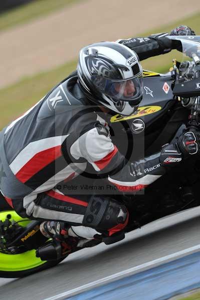 Motorcycle action photographs;Trackday digital images;donington;donington park leicestershire;donington photographs;event digital images;eventdigitalimages;no limits trackday;peter wileman photography;trackday;trackday photos