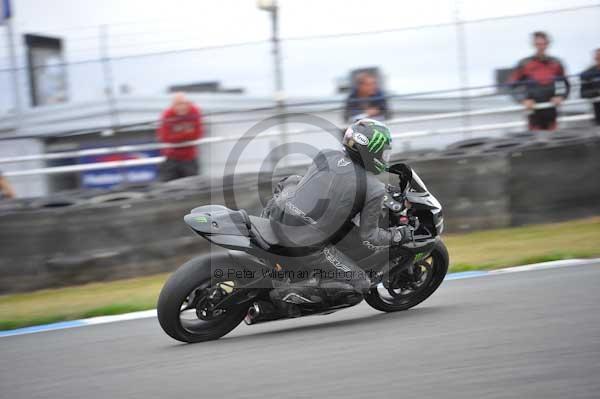 Motorcycle action photographs;Trackday digital images;donington;donington park leicestershire;donington photographs;event digital images;eventdigitalimages;no limits trackday;peter wileman photography;trackday;trackday photos