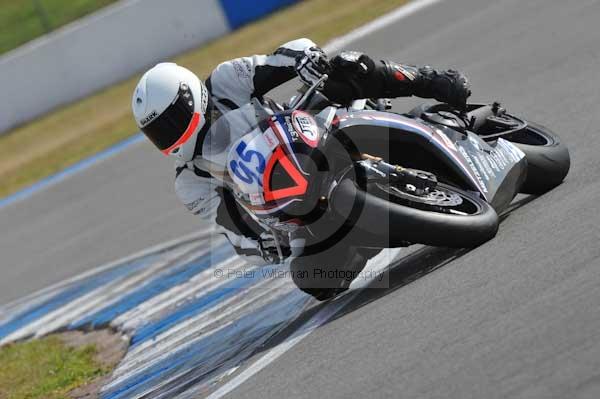 Motorcycle action photographs;Trackday digital images;donington;donington park leicestershire;donington photographs;event digital images;eventdigitalimages;no limits trackday;peter wileman photography;trackday;trackday photos