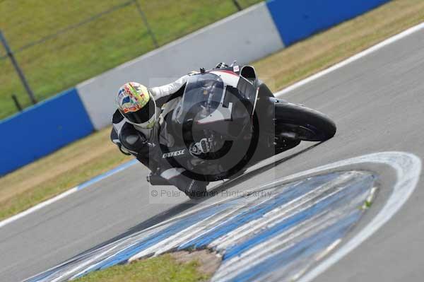 Motorcycle action photographs;Trackday digital images;donington;donington park leicestershire;donington photographs;event digital images;eventdigitalimages;no limits trackday;peter wileman photography;trackday;trackday photos