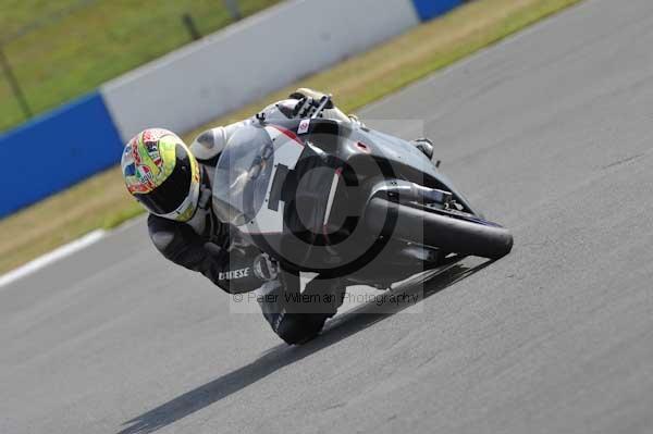 Motorcycle action photographs;Trackday digital images;donington;donington park leicestershire;donington photographs;event digital images;eventdigitalimages;no limits trackday;peter wileman photography;trackday;trackday photos
