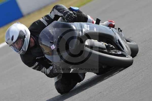 Motorcycle action photographs;Trackday digital images;donington;donington park leicestershire;donington photographs;event digital images;eventdigitalimages;no limits trackday;peter wileman photography;trackday;trackday photos