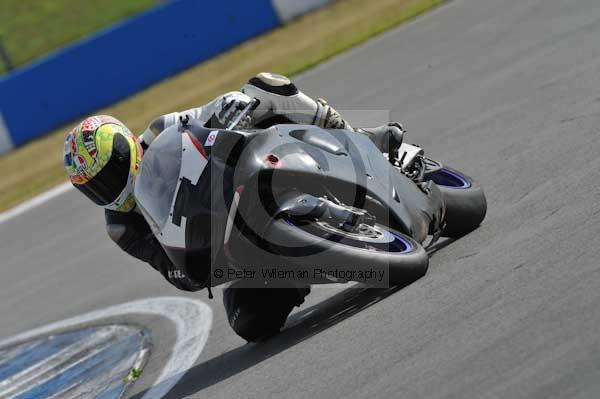 Motorcycle action photographs;Trackday digital images;donington;donington park leicestershire;donington photographs;event digital images;eventdigitalimages;no limits trackday;peter wileman photography;trackday;trackday photos
