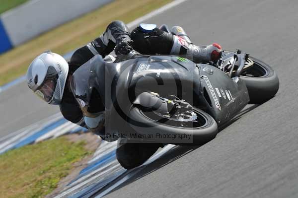 Motorcycle action photographs;Trackday digital images;donington;donington park leicestershire;donington photographs;event digital images;eventdigitalimages;no limits trackday;peter wileman photography;trackday;trackday photos