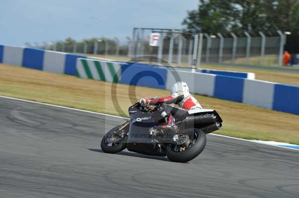 Motorcycle action photographs;Trackday digital images;donington;donington park leicestershire;donington photographs;event digital images;eventdigitalimages;no limits trackday;peter wileman photography;trackday;trackday photos