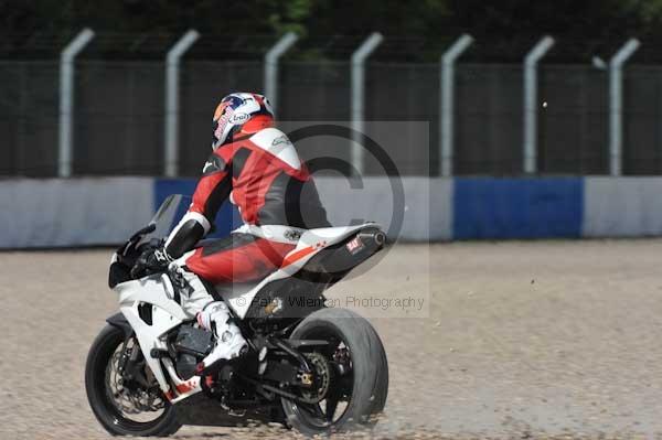 Motorcycle action photographs;Trackday digital images;donington;donington park leicestershire;donington photographs;event digital images;eventdigitalimages;no limits trackday;peter wileman photography;trackday;trackday photos