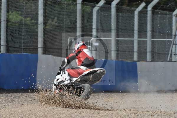 Motorcycle action photographs;Trackday digital images;donington;donington park leicestershire;donington photographs;event digital images;eventdigitalimages;no limits trackday;peter wileman photography;trackday;trackday photos
