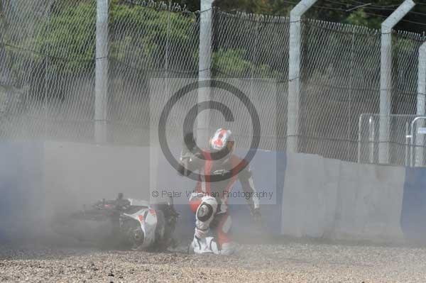 Motorcycle action photographs;Trackday digital images;donington;donington park leicestershire;donington photographs;event digital images;eventdigitalimages;no limits trackday;peter wileman photography;trackday;trackday photos