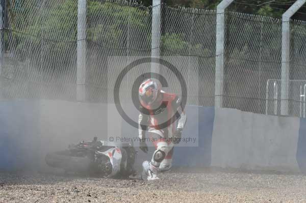 Motorcycle action photographs;Trackday digital images;donington;donington park leicestershire;donington photographs;event digital images;eventdigitalimages;no limits trackday;peter wileman photography;trackday;trackday photos