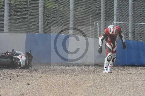 Motorcycle action photographs;Trackday digital images;donington;donington park leicestershire;donington photographs;event digital images;eventdigitalimages;no limits trackday;peter wileman photography;trackday;trackday photos