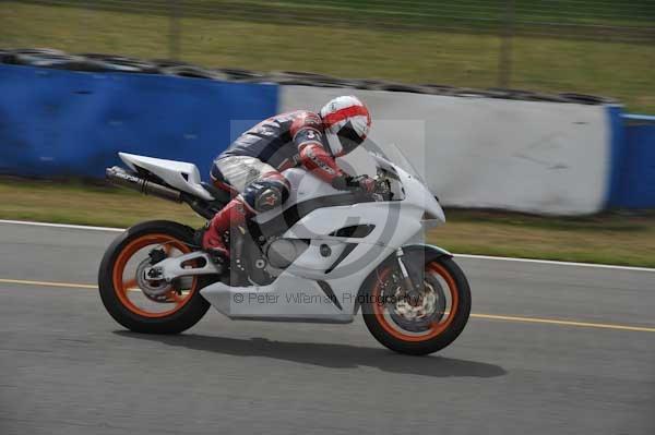 Motorcycle action photographs;Trackday digital images;donington;donington park leicestershire;donington photographs;event digital images;eventdigitalimages;no limits trackday;peter wileman photography;trackday;trackday photos