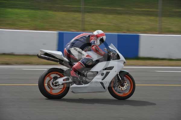 Motorcycle action photographs;Trackday digital images;donington;donington park leicestershire;donington photographs;event digital images;eventdigitalimages;no limits trackday;peter wileman photography;trackday;trackday photos