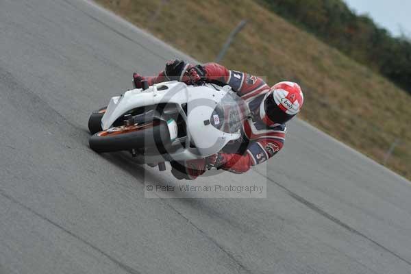 Motorcycle action photographs;Trackday digital images;donington;donington park leicestershire;donington photographs;event digital images;eventdigitalimages;no limits trackday;peter wileman photography;trackday;trackday photos