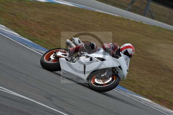 Motorcycle action photographs;Trackday digital images;donington;donington park leicestershire;donington photographs;event digital images;eventdigitalimages;no limits trackday;peter wileman photography;trackday;trackday photos