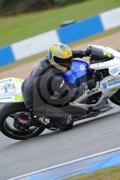 Motorcycle action photographs;Trackday digital images;donington;donington park leicestershire;donington photographs;event digital images;eventdigitalimages;no limits trackday;peter wileman photography;trackday;trackday photos