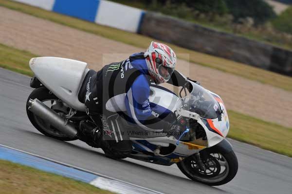 Motorcycle action photographs;Trackday digital images;donington;donington park leicestershire;donington photographs;event digital images;eventdigitalimages;no limits trackday;peter wileman photography;trackday;trackday photos