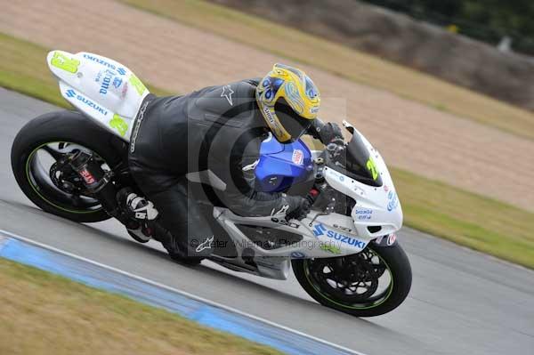 Motorcycle action photographs;Trackday digital images;donington;donington park leicestershire;donington photographs;event digital images;eventdigitalimages;no limits trackday;peter wileman photography;trackday;trackday photos