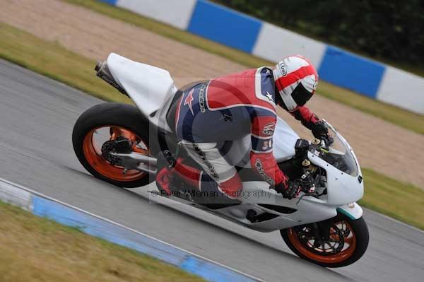 Motorcycle action photographs;Trackday digital images;donington;donington park leicestershire;donington photographs;event digital images;eventdigitalimages;no limits trackday;peter wileman photography;trackday;trackday photos