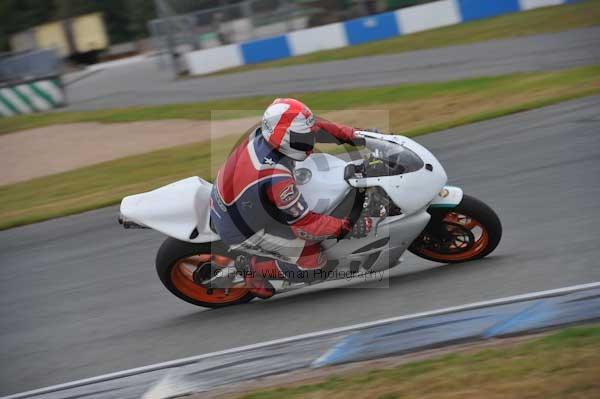 Motorcycle action photographs;Trackday digital images;donington;donington park leicestershire;donington photographs;event digital images;eventdigitalimages;no limits trackday;peter wileman photography;trackday;trackday photos