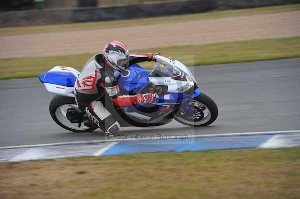 Motorcycle action photographs;Trackday digital images;donington;donington park leicestershire;donington photographs;event digital images;eventdigitalimages;no limits trackday;peter wileman photography;trackday;trackday photos