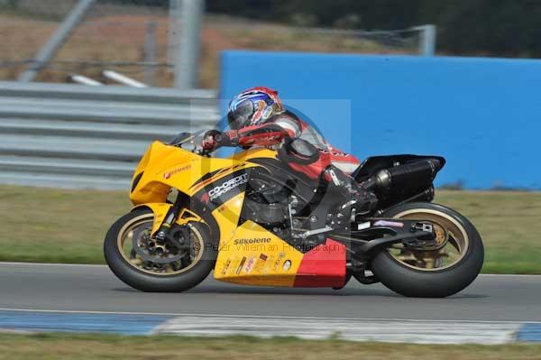 Motorcycle action photographs;Trackday digital images;donington;donington park leicestershire;donington photographs;event digital images;eventdigitalimages;no limits trackday;peter wileman photography;trackday;trackday photos