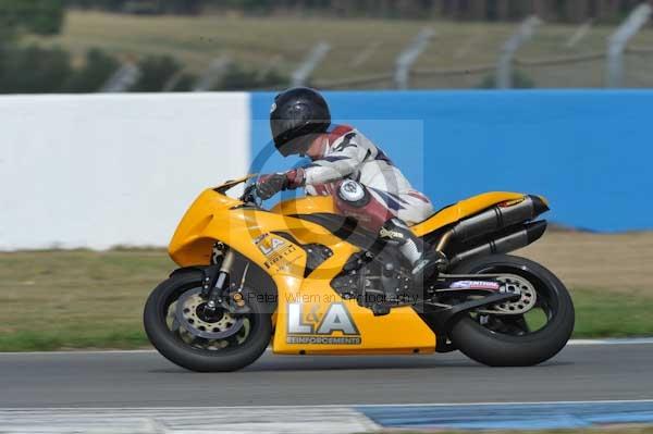Motorcycle action photographs;Trackday digital images;donington;donington park leicestershire;donington photographs;event digital images;eventdigitalimages;no limits trackday;peter wileman photography;trackday;trackday photos
