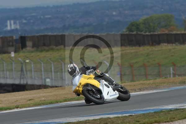Motorcycle action photographs;Trackday digital images;donington;donington park leicestershire;donington photographs;event digital images;eventdigitalimages;no limits trackday;peter wileman photography;trackday;trackday photos