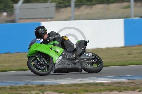 Motorcycle action photographs;Trackday digital images;donington;donington park leicestershire;donington photographs;event digital images;eventdigitalimages;no limits trackday;peter wileman photography;trackday;trackday photos