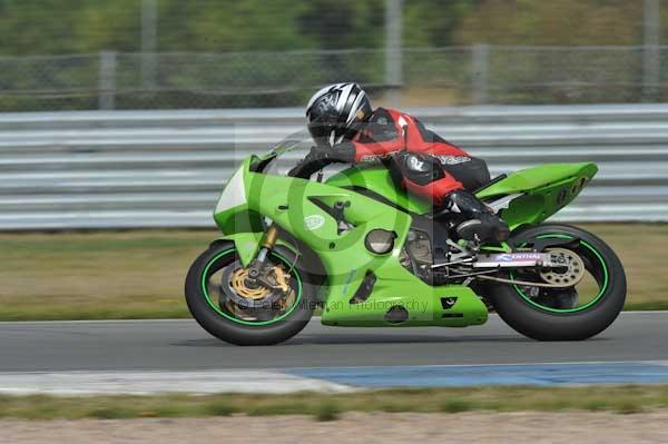 Motorcycle action photographs;Trackday digital images;donington;donington park leicestershire;donington photographs;event digital images;eventdigitalimages;no limits trackday;peter wileman photography;trackday;trackday photos