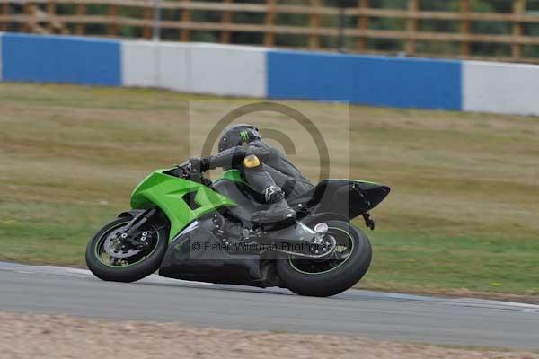 Motorcycle action photographs;Trackday digital images;donington;donington park leicestershire;donington photographs;event digital images;eventdigitalimages;no limits trackday;peter wileman photography;trackday;trackday photos