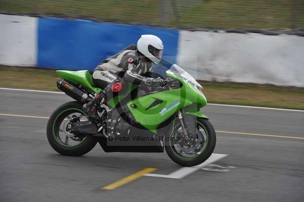 Motorcycle action photographs;Trackday digital images;donington;donington park leicestershire;donington photographs;event digital images;eventdigitalimages;no limits trackday;peter wileman photography;trackday;trackday photos