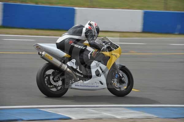 Motorcycle action photographs;Trackday digital images;donington;donington park leicestershire;donington photographs;event digital images;eventdigitalimages;no limits trackday;peter wileman photography;trackday;trackday photos
