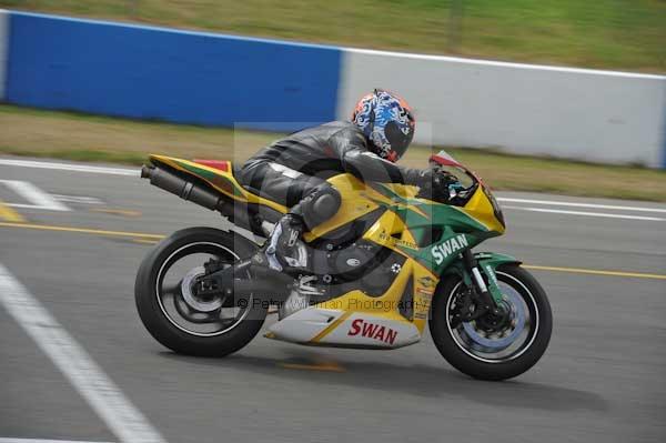 Motorcycle action photographs;Trackday digital images;donington;donington park leicestershire;donington photographs;event digital images;eventdigitalimages;no limits trackday;peter wileman photography;trackday;trackday photos