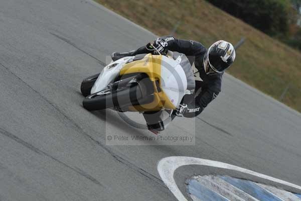 Motorcycle action photographs;Trackday digital images;donington;donington park leicestershire;donington photographs;event digital images;eventdigitalimages;no limits trackday;peter wileman photography;trackday;trackday photos